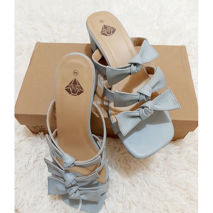 PRELOVED KHAKIKAKIKU BOWNY HEELS (SIZE 39)