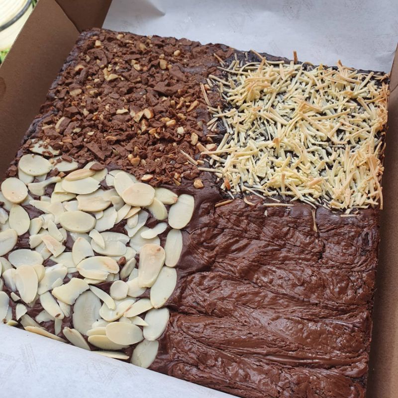 Big Size - Four Topings Fudgy Brownies