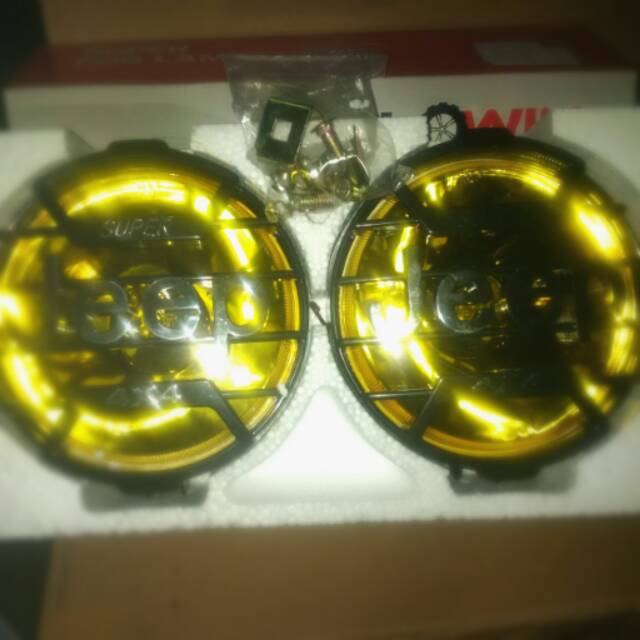 Lampu tembak 4x4 jeep bulat. Warna kuning