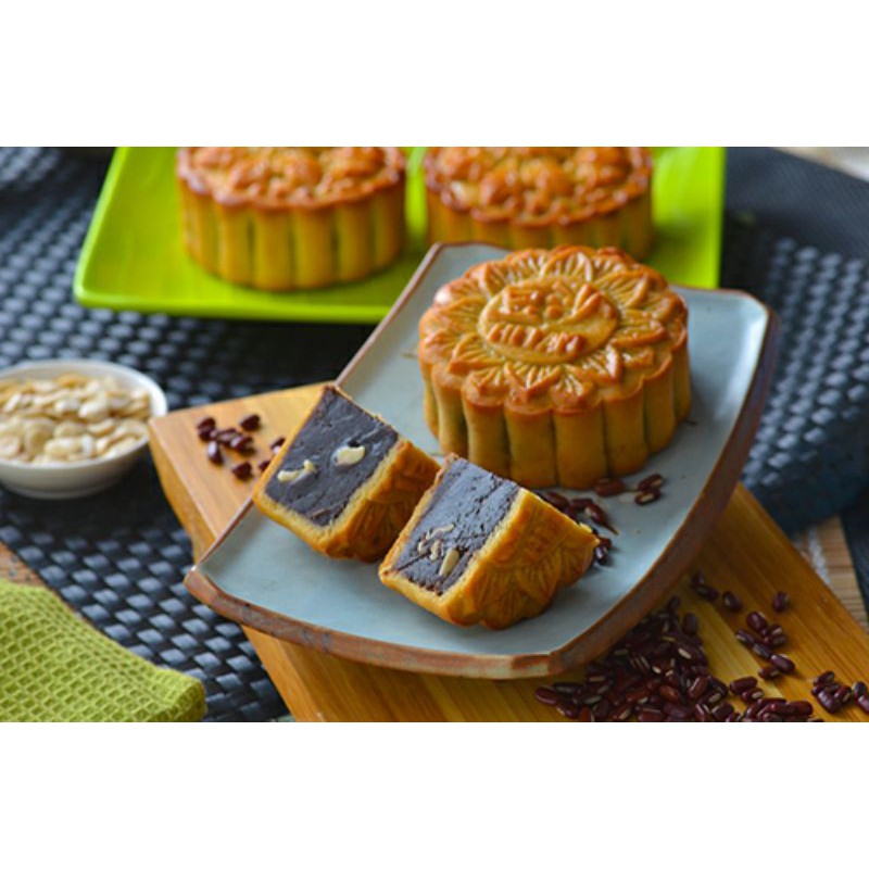 

S4 - Moon cake halal (kue bulan Wang Lai) kacang hitam