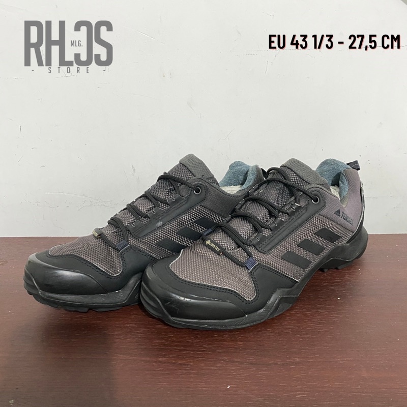 Sepatu Outdoor Adidas Second