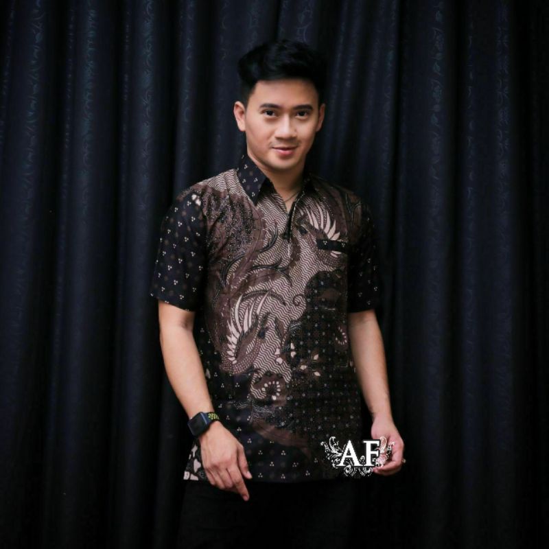 Hem Batik Pria Lengan Pendek Bahan Katun Halus Motif Terbaru Tahun 2021 Ukuran M, L, XL, XXL