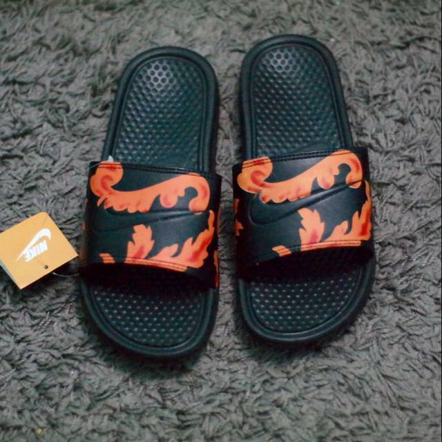 jual sandal nike benassi
