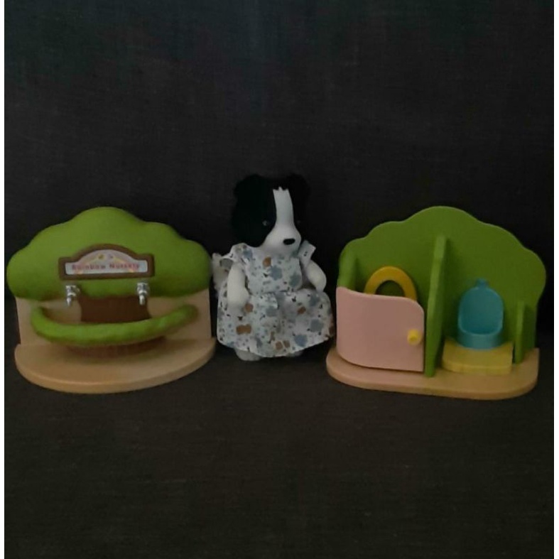 sylvanian nursery toilet dan mom collie