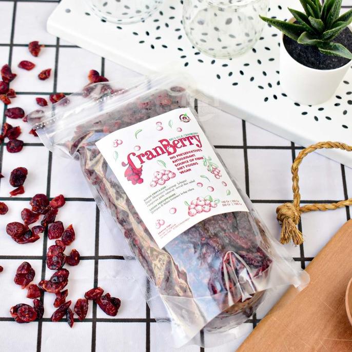 

Harap Baca Deskripsi Sebelum Order Dried Cranberry (Kranberry Kering) 500 Gr