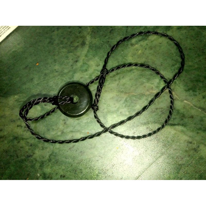 KALUNG/LIONTIN BATU BLACK JADE