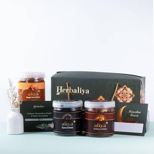

Hampers Box Exclusive Herbaliya Kurma Premium Mix (Kurma Ajwa, Kurma Sukari, Kurma Tunis) 1000g Orig
