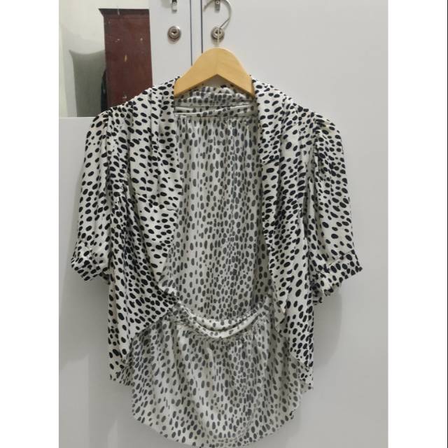 Preloved cardi sixty one