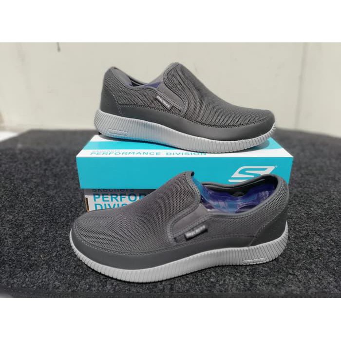 Sepatu Sketcher Skechers Depth Charge Basic - Hitam, 40