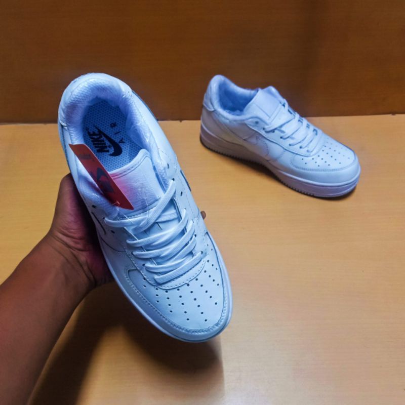 NIKE AIR FORCE ONE