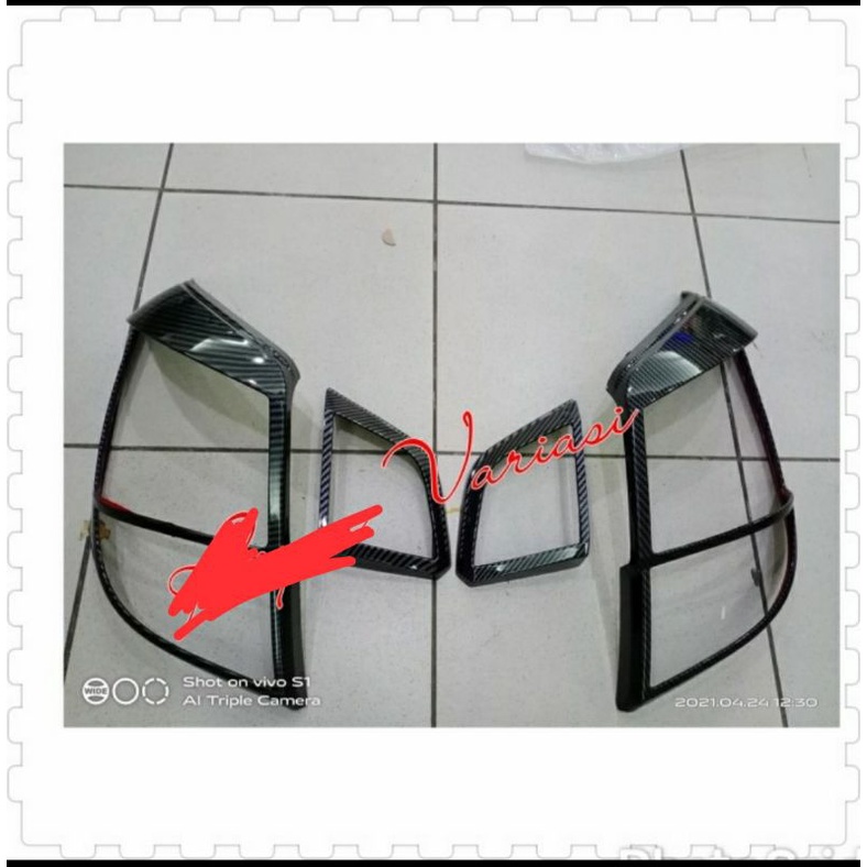 Garnish / List Lampu Belakang New Agya Ayla 2020 Carbon Glossy