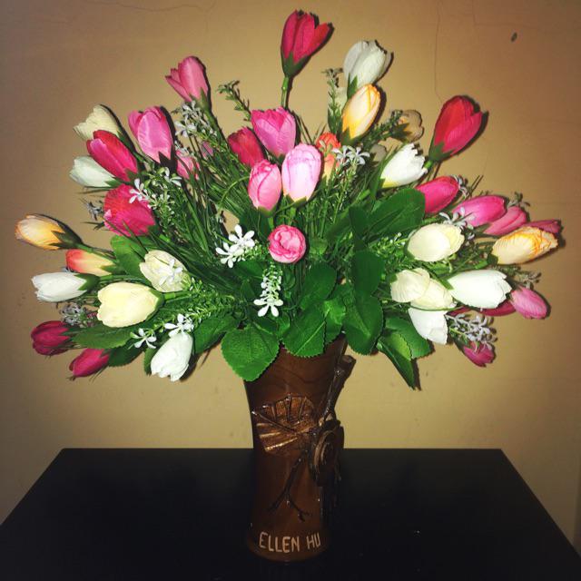 Vas Bunga Kayu Jati Ukir Tempel Bunga. Dimensi 8 X 20 Cm.l