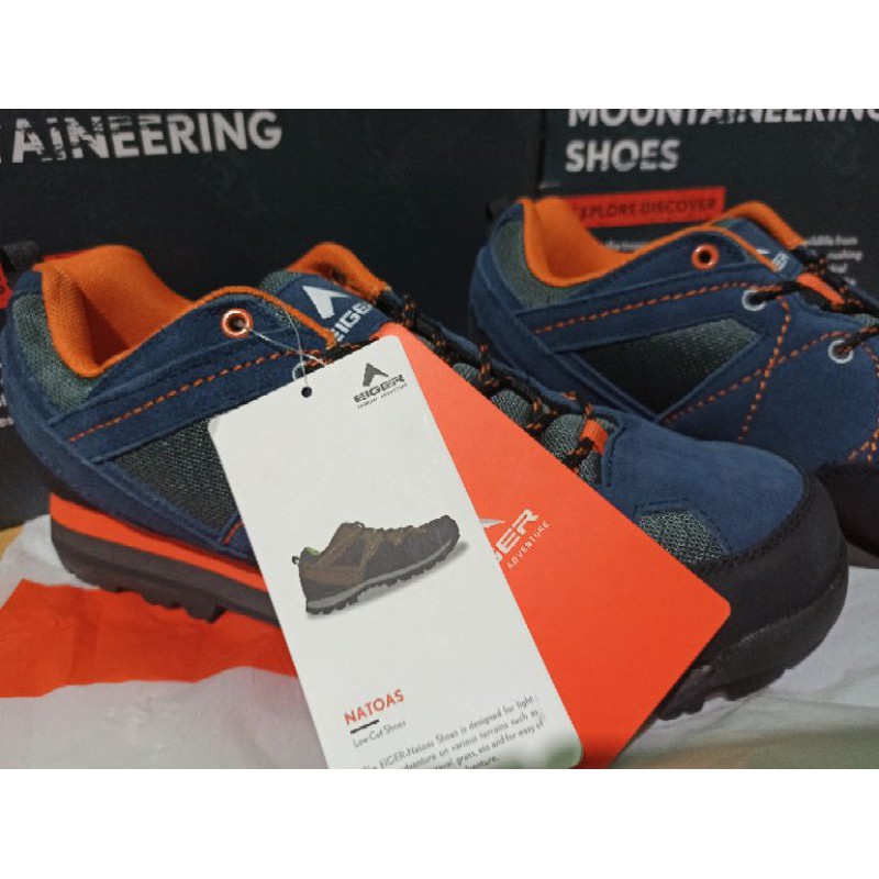 Sepatu Gunung Natoas