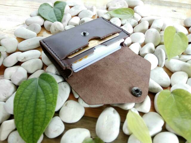 Dompet Kartu Pria Muat 30 Slot Kartu Lipat Dua Bahan Kulit Asli