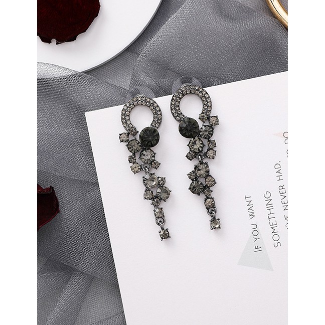 LRC Anting Tusuk Fashion Diamond Ring Pearl-studded Chain Fringe Drop Earrings F93271