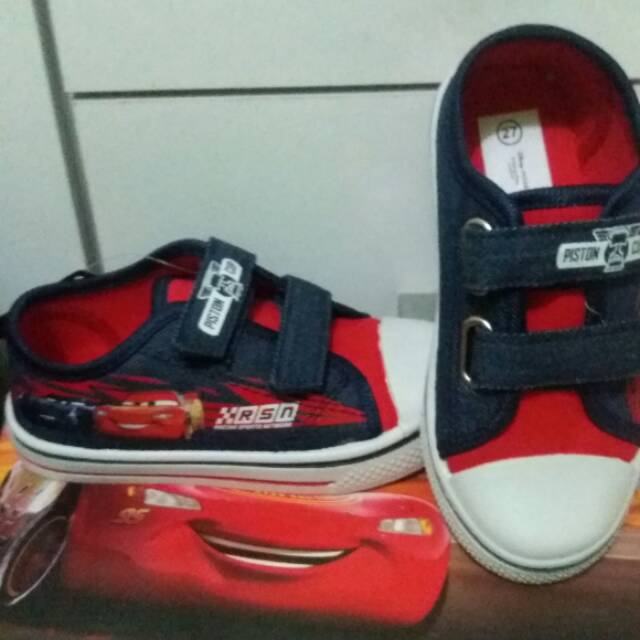 Sepatu anak laki laki disney cars
