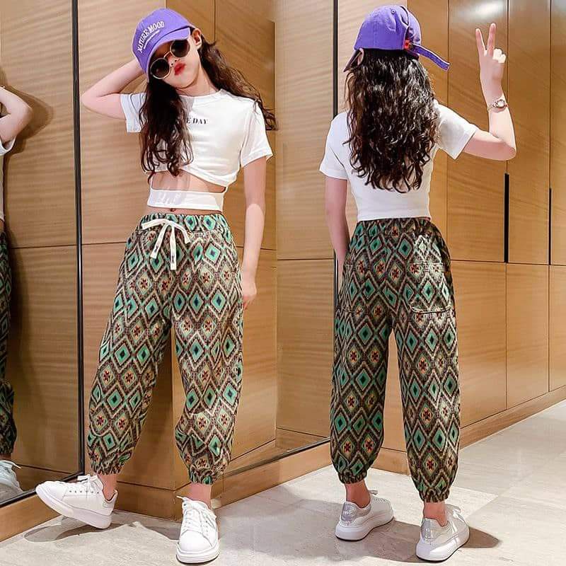 Setelan Crop Top Anak Perempuan Batik Pattern With Belt