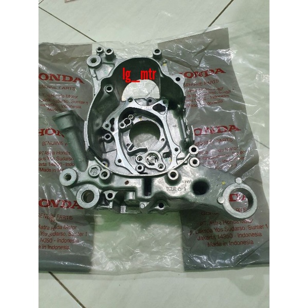 CRANKCASE BLOK MESIN KANAN VARIO 125 OLD LAMA 1110B-KZR-600