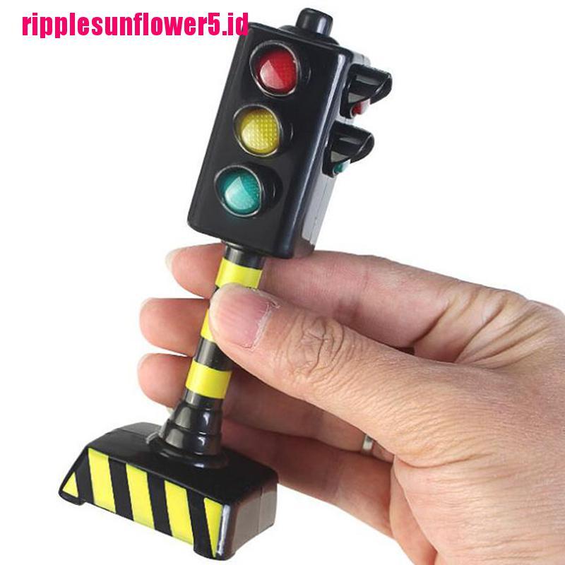 # Kaos T-Shirt Wanita Lengan Pendek Motif Print #Mainan puzzle Lampu Lalu Lintas urban 11.5cm Dengan Musik