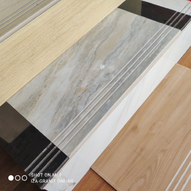 granit bordes tangga 80x80/20x80 Artik grey