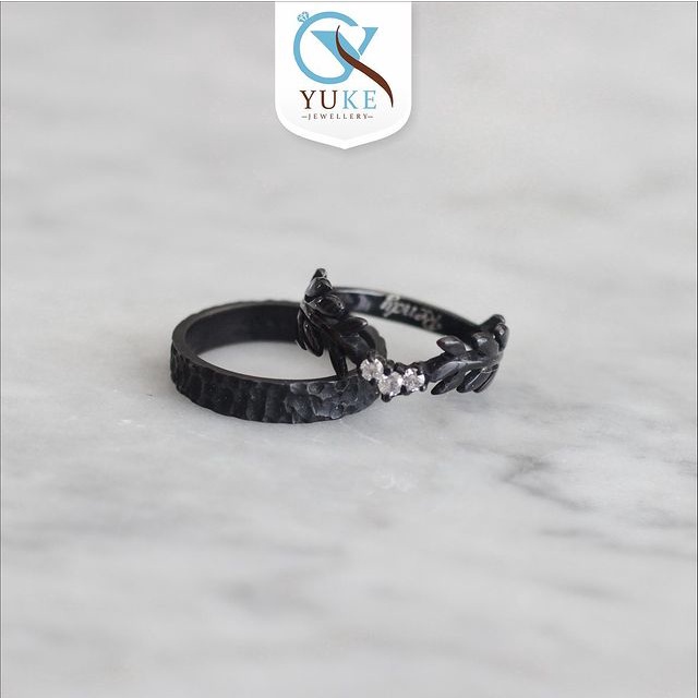 Cincin Kawin Cincin Couple Bahan Emas - Platinum & Silver/Perak Finishing Black Hitam With Zircon St