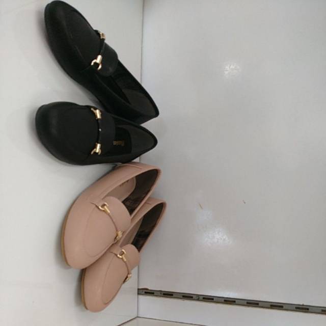 Sepatu Flat Shoes Untuk Wanita Merk  Bata Original Dengan Bahan Sintetis Sangat Nyaman Dan Ringan