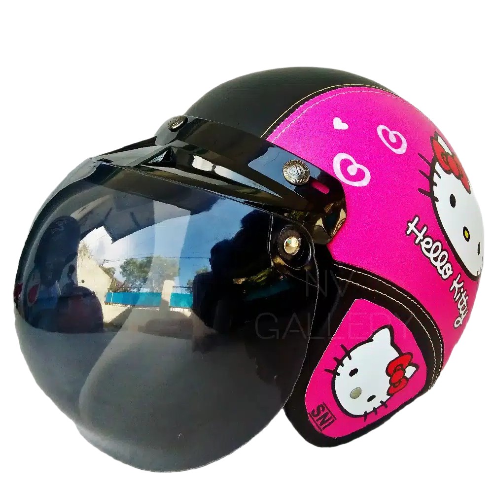 Helm Dewasa Karakter