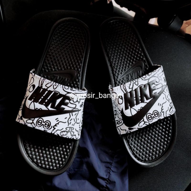 Terbaru!!! Sandal Wanita Nike Benassi Swoosh, Sandal Nike benassi Slides For Woman Sandal Cewek Hits