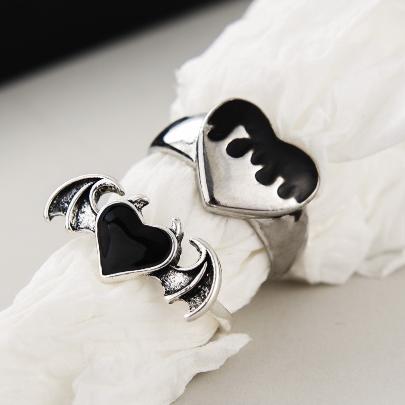 1pc Cincin Bentuk Sayap Iblis Bahan Alloy Warna Hitam Gaya Retro Punk Adjustable Untuk Unisex