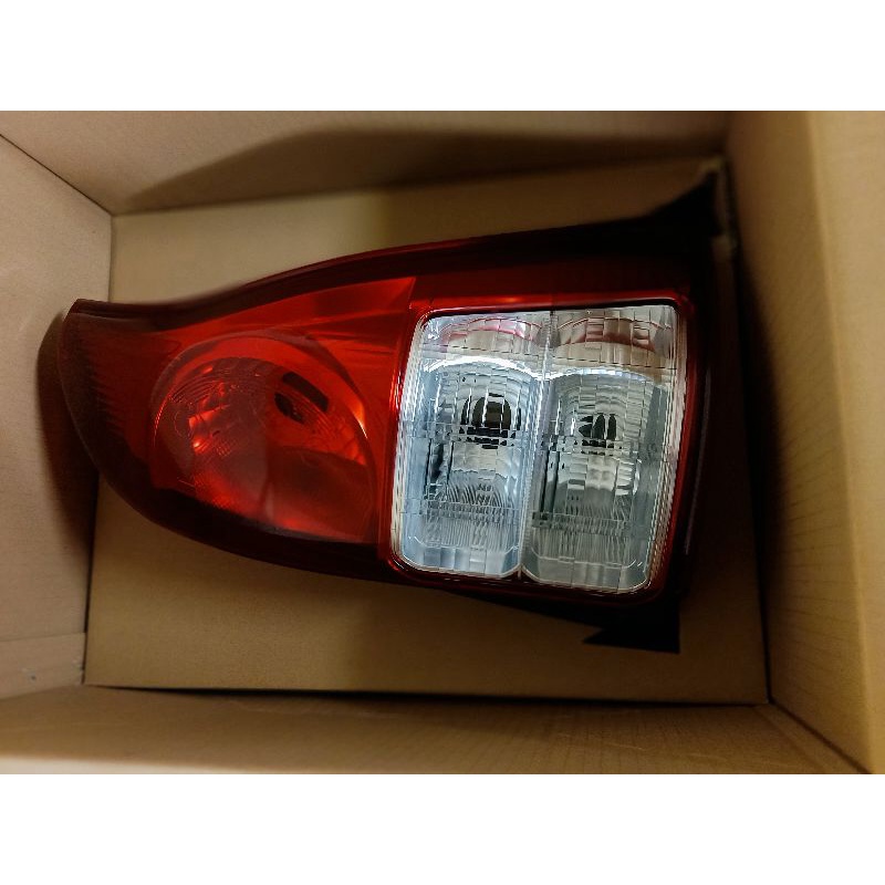 Lampu stop Stoplamp belakang avanza xenia 2012/2015 original daihatsu
