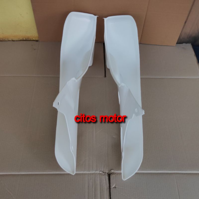 sayap Honda Astrea grand / grand bulus Astrea legenda warna putih