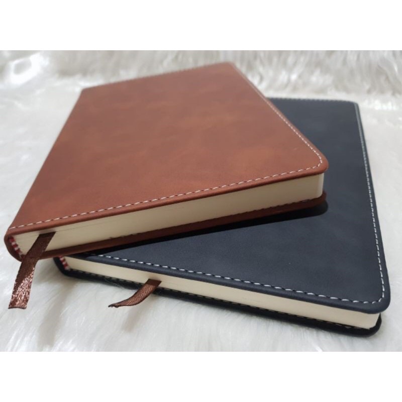 

MilL Ag 07 / agenda 07 / Agenda kulit a5/ agenda souvenir/ agenda polos/ agenda promosi/ agenda