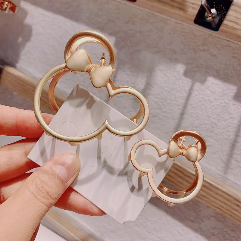 Jepit Rambut Bentuk Mickey Model Hollow Bahan Metal Matte Gaya Korea Untuk Mandi