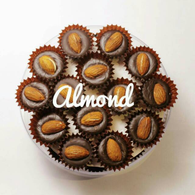 

cokelat cup almond /cokelat isi almond