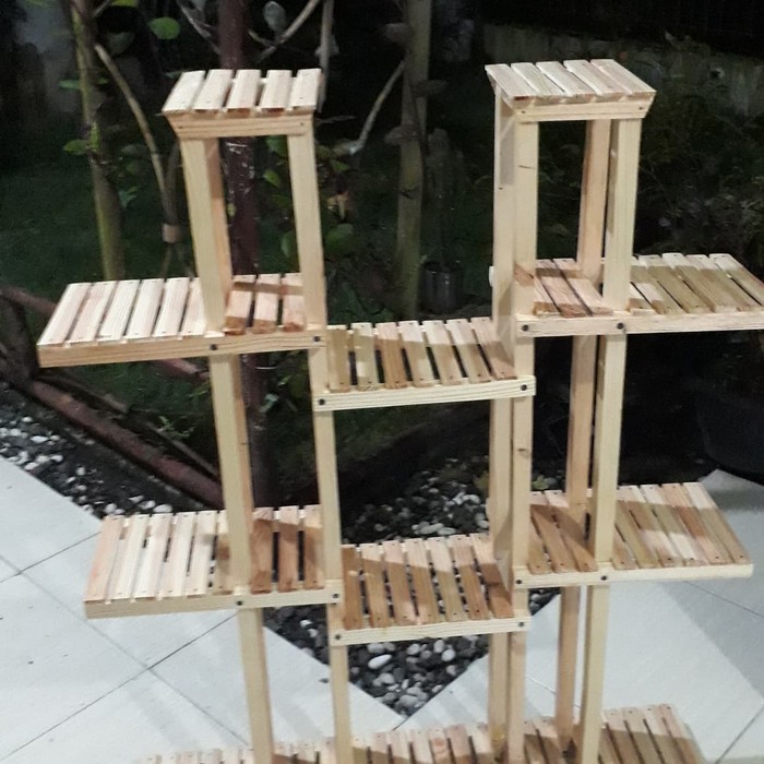 RAK rak pot tanaman jati belanda