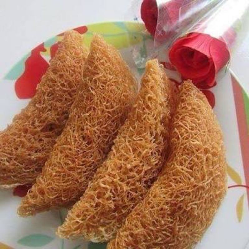 

keukarah (sarang burung) kue khas aceh