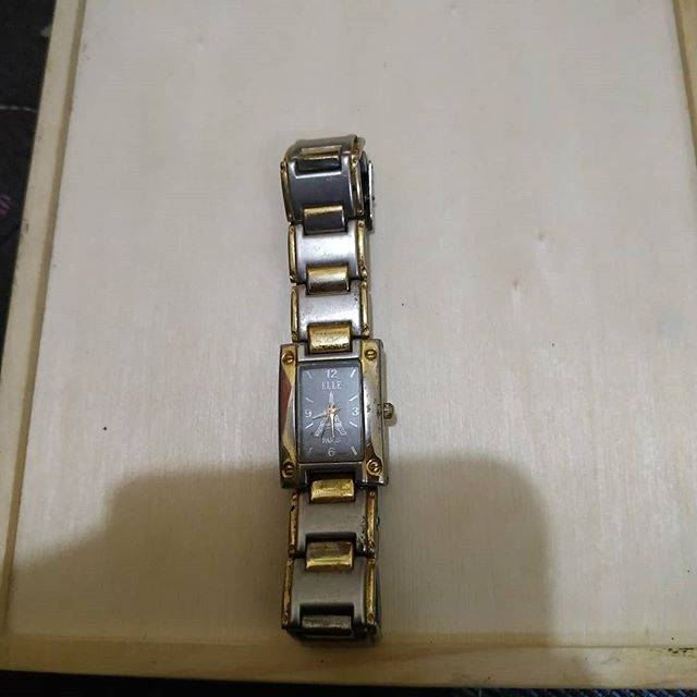 Preloved jam tangan ELLE ori