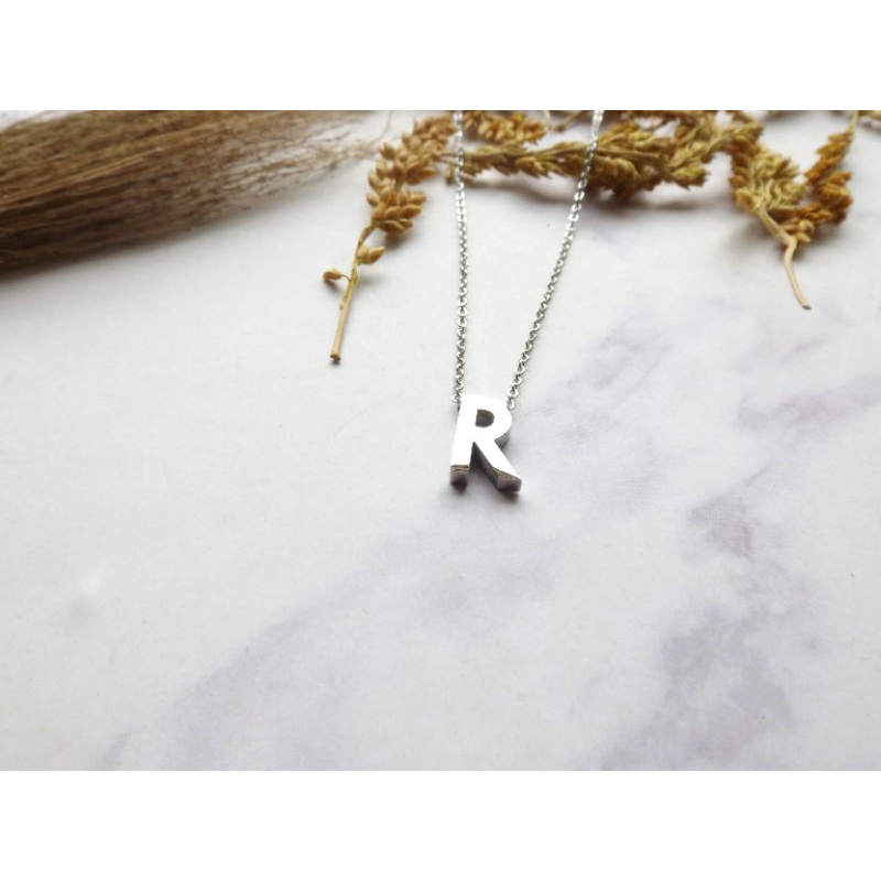 Manikology Kalung Titanium Stainless Steel Nama Inisial Huruf R  Anti Karat Selamanya MNK1259
