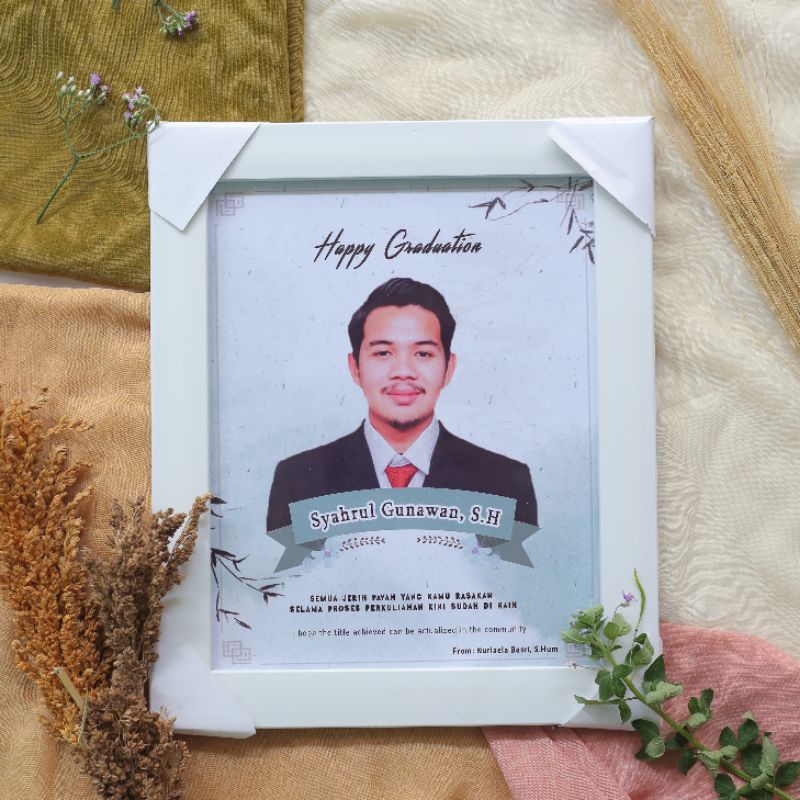 Terlaris Bingkai Foto Kado Wisuda Ukuran 10R
