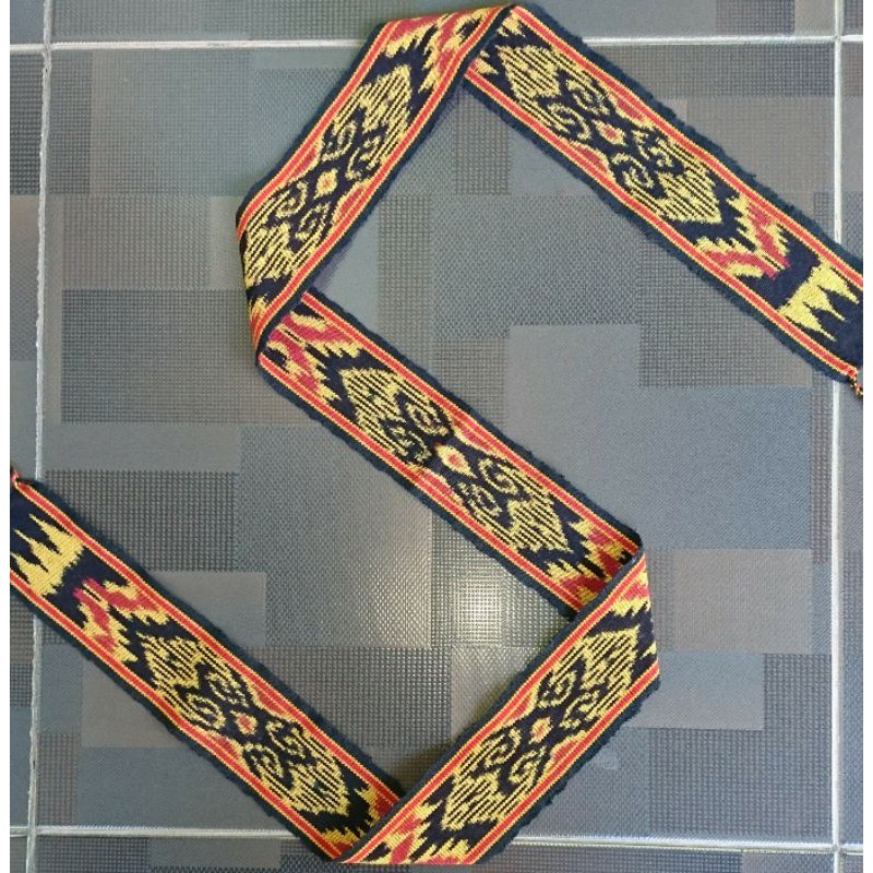 Tenun ikat kepala ethnic, motif kalimantan