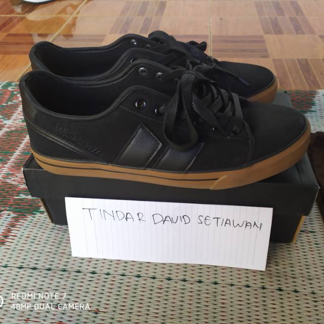 Macbeth james black gum size 4l7/41/26cm