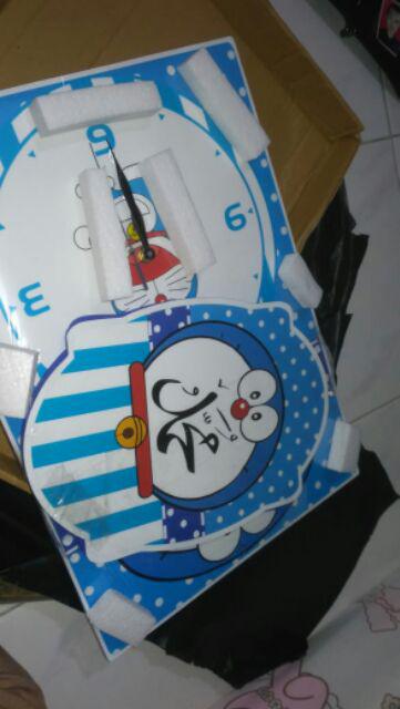 Jam Dinding 1 Set Karakter Doraemon
