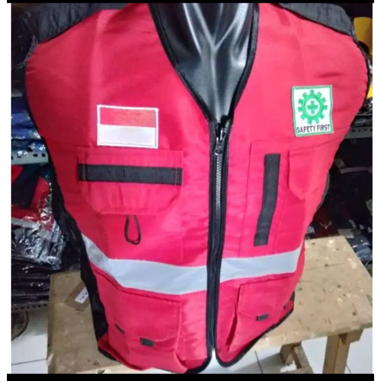 ROMPI SAFETY MERAH BAHAN TASLAN PAKAI FURING BERLOGO KE BENDERA