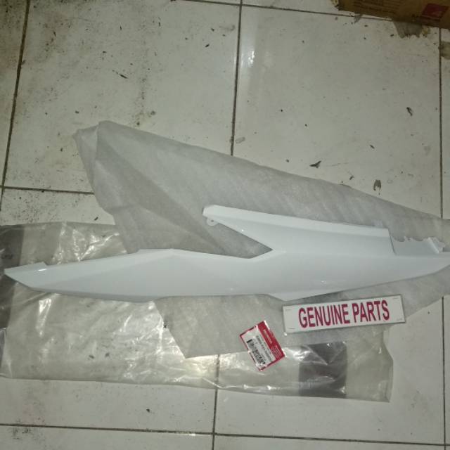 Cover Body Body Belakang Kiri Beat Fi Esp 2016 2017 Street Putih 83600-K81-N00RSW Orginal Ahm