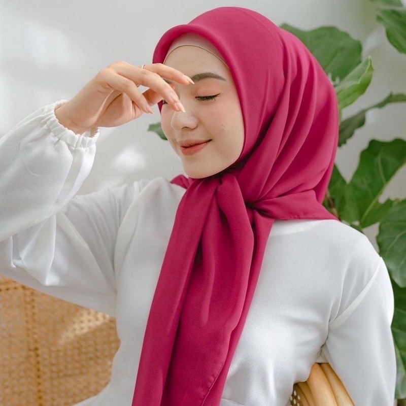Hijab Segiempat Bella Fushia Bella Pink Fanta Hijab Bella Square Fushia Bella Square Pink Fanta Prem