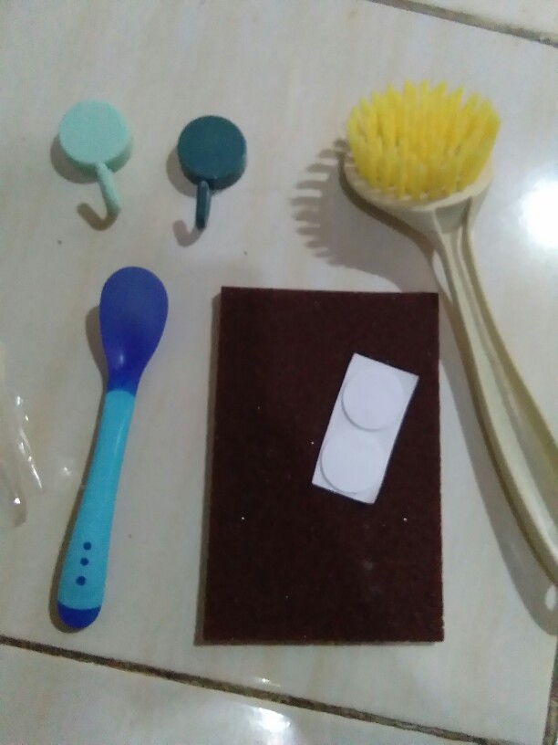 Gantungan Tempel Bulat Polos, Gantungan Baju, Gantungan Alat Dapur