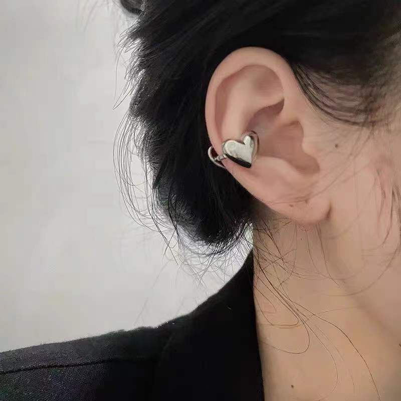 Anting Klip Tulang Rawan Telinga Bentuk Hati Warna Silver Gaya Korea