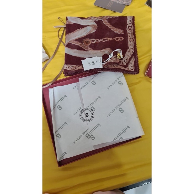 Buttonscarves chain ruby