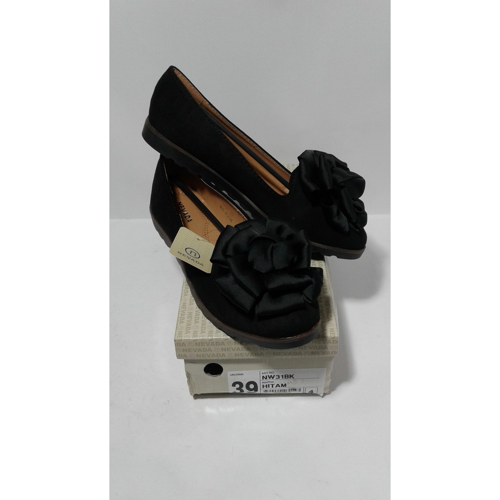 Sepatu Flat Wanita Nevada Hitam Size 39