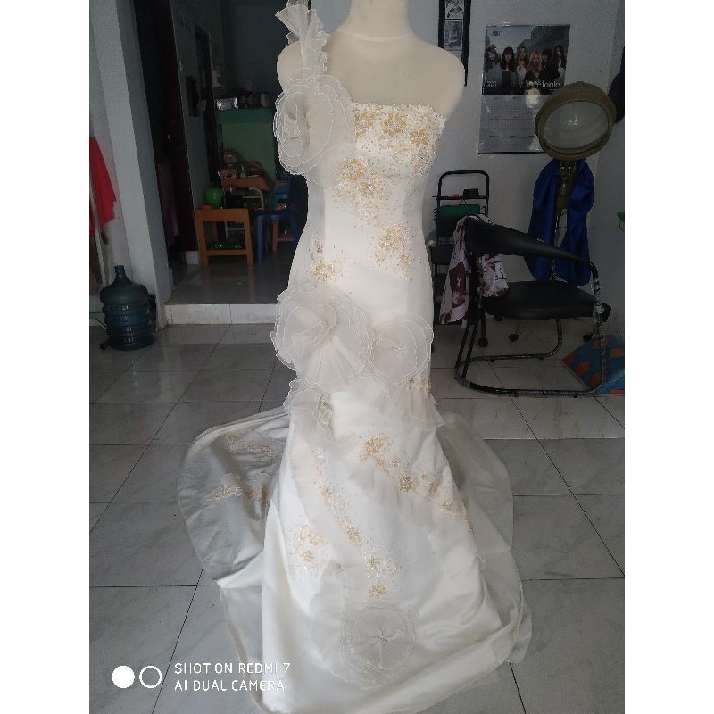 gaun pengantin mermaid